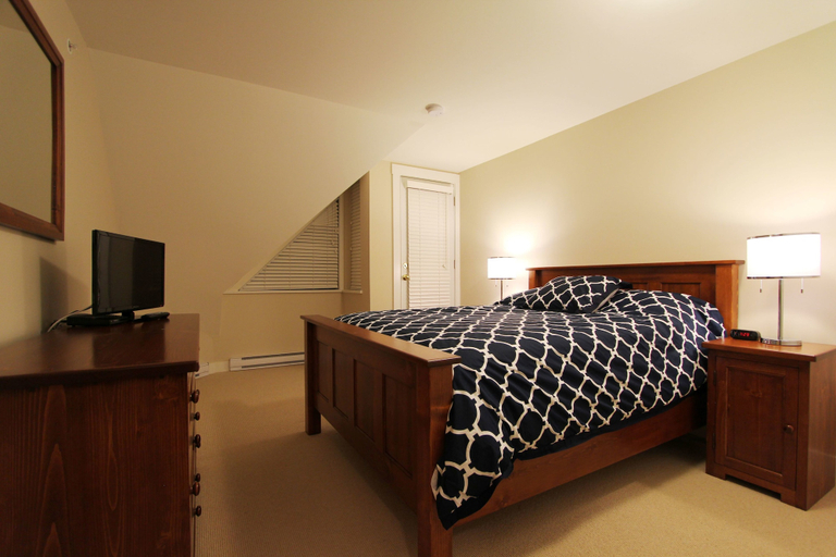 Bedroom 2, Villas Snowberry by Whistler Retreats, Squamish-Lillooet