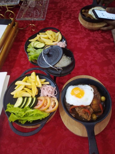 Food & Drinks 4, Residence DB, Ingombota