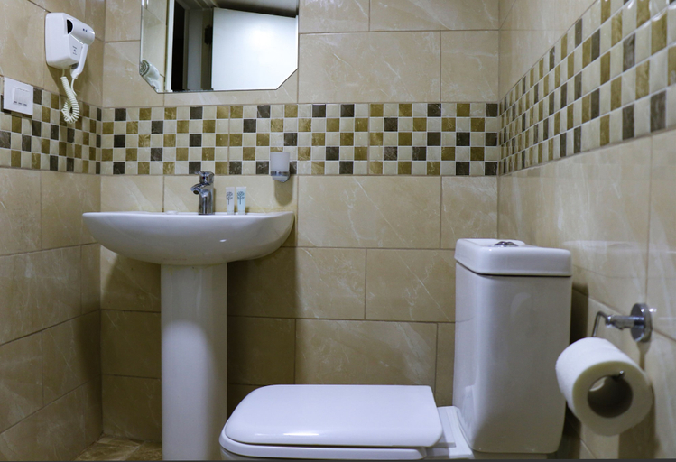Bathroom 3, Grand Suites Hotel, Beirut