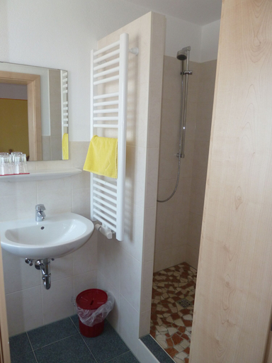 Bathroom 3, Zum Heisn, Bad Tölz-Wolfratshausen
