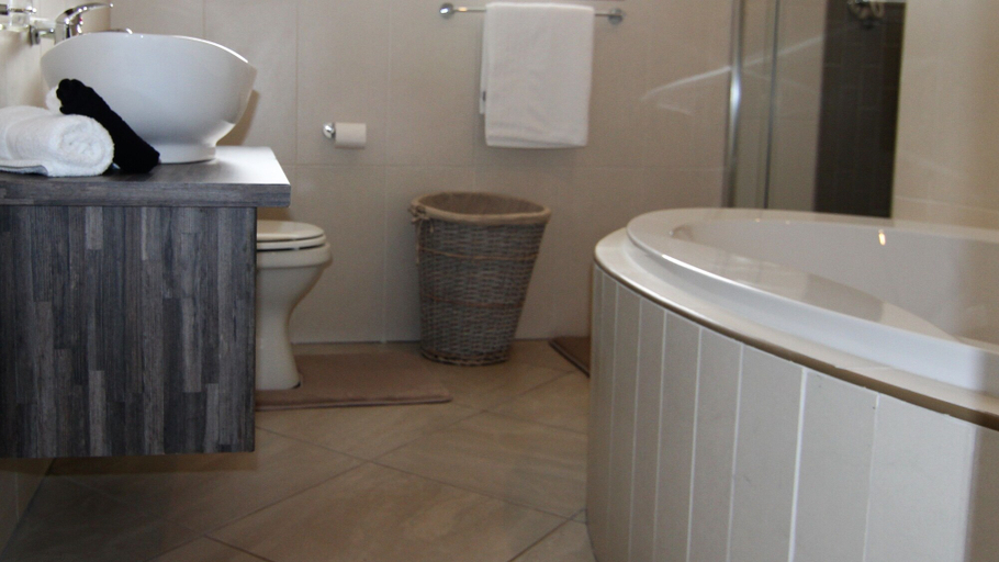 Bathroom 4, Hesperus Street, Ekurhuleni