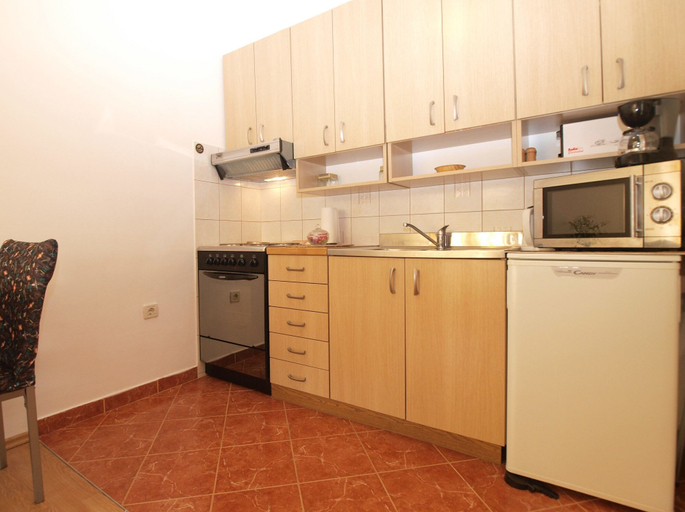 Others 5, Apartment 91, Sveta Nedelja
