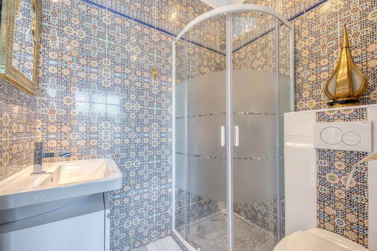 Bathroom 4, Ryad Mogador Liege, Liège