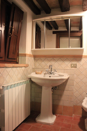 Bathroom 4, Il Focolare, Perugia
