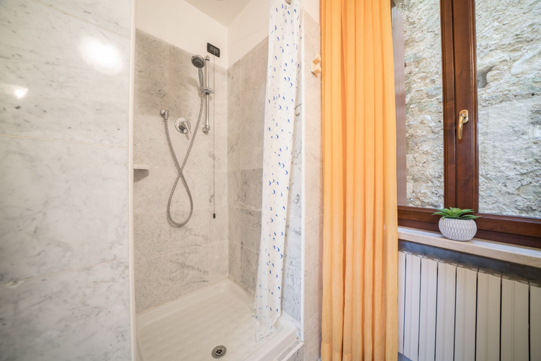 Bathroom 4, Bright Apartments Moniga - Castle Bells, Brescia