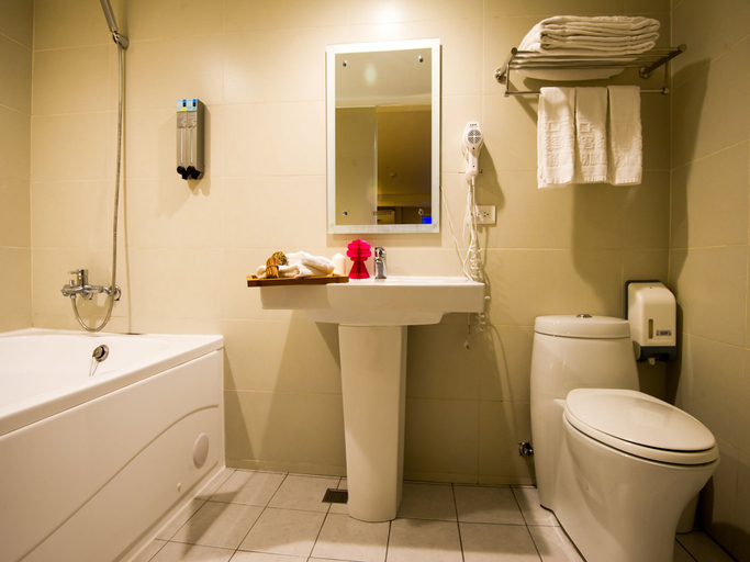 Bathroom 5, Hotel 6 - Wannien, Taipei City