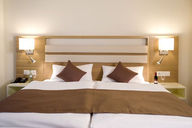 Bedroom 4, Hotel Goldener Knopf, Waldshut