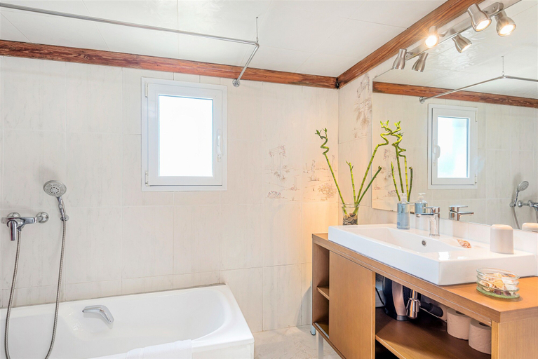 Bathroom 3, Villa Roqueta, Baleares