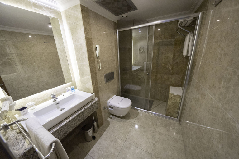 Bathroom 5, Elite Hotel Dragos, Kartal