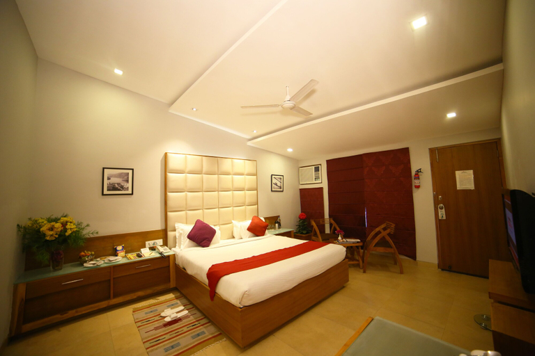 Bedroom 2, Country Inn, Bhimtal, Nainital