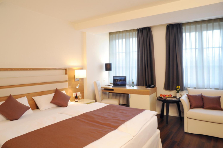 Bedroom 2, Hotel Goldener Knopf, Waldshut