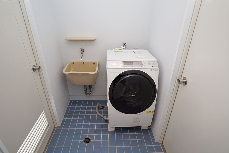 Bathroom 5, Tobi Hostel and Apartments, Shima