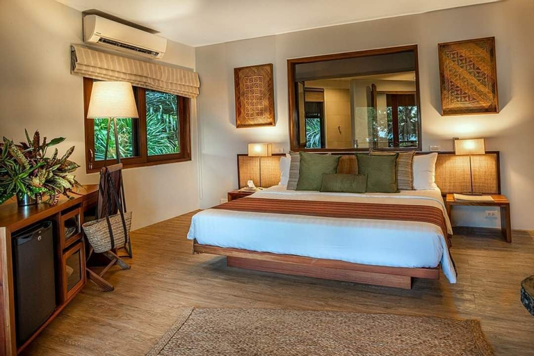 Bedroom 4, Amun Ini Beach Resort & Spa, Anda