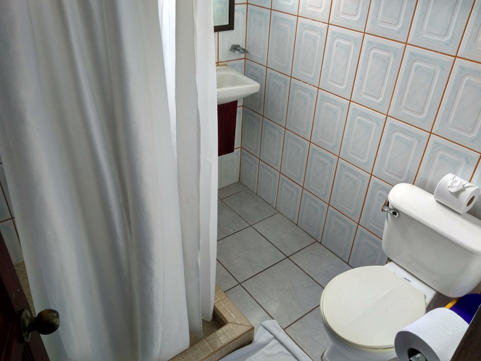 Bathroom 4, Hotel Alkamar, Puntarenas