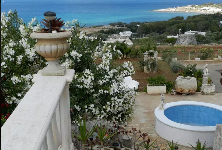 Others 4, Villa Felloniche, Lecce