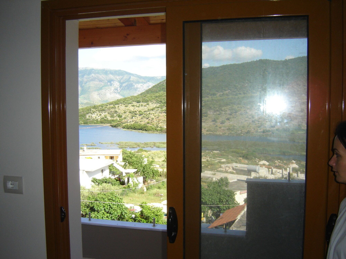 Others 5, Bino Apartments, Sarandës