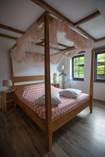 Bedroom 3, Western City, Liège