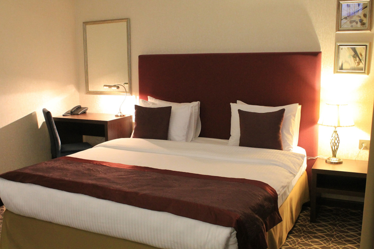 Bedroom 2, Raymond Hotel, Vysokogorskiy rayon