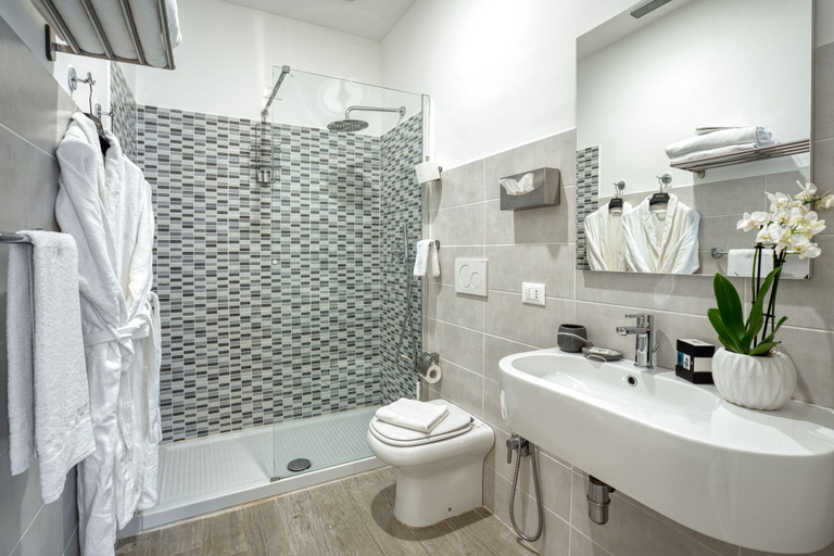 Bathroom 5, Rhome GuestHouse, Rome