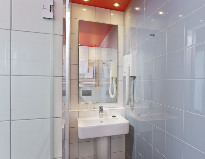 Bathroom 5, Libertel Gare Du Nord Suede, Paris