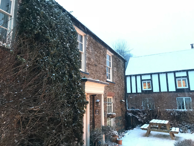 Exterior & Views 2, Spring Gardens B&B, Cornwall