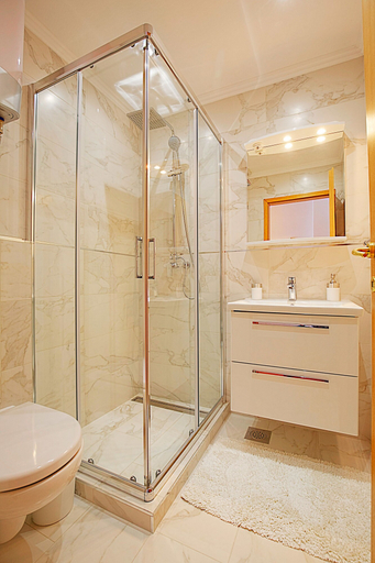 Bathroom 3, Big Blue Apartments, Dubrovnik