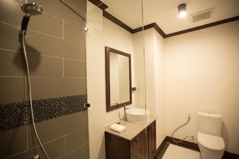 Bathroom 5, The Vientiane Capitol Hotel, Vientiane