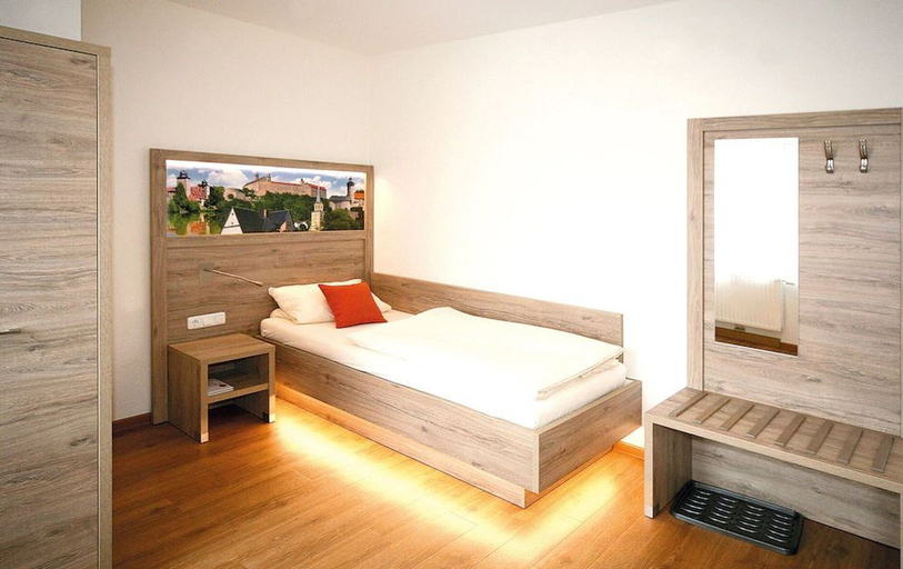 Bedroom 3, Hotel Ertl, Kulmbach