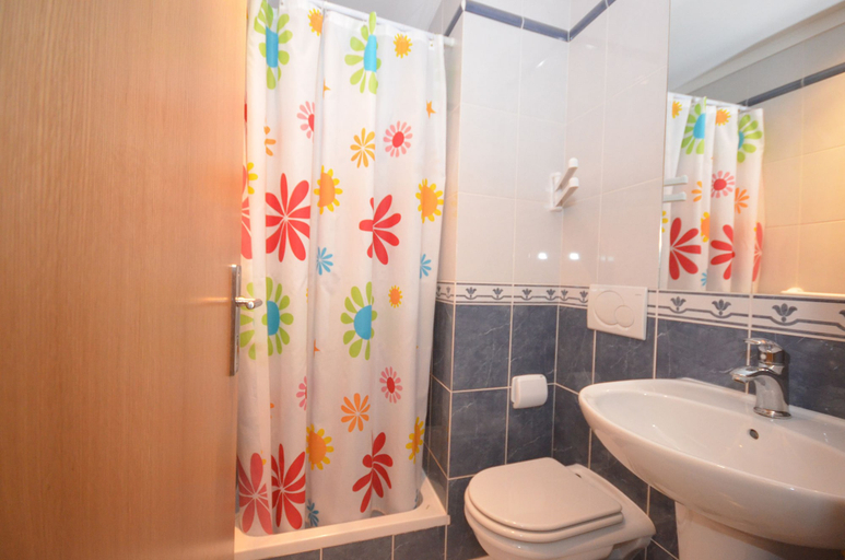 Bathroom 4, Apartamentos Cravinho, Albufeira