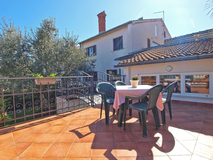 Others 5, Apartment 1305, Pula