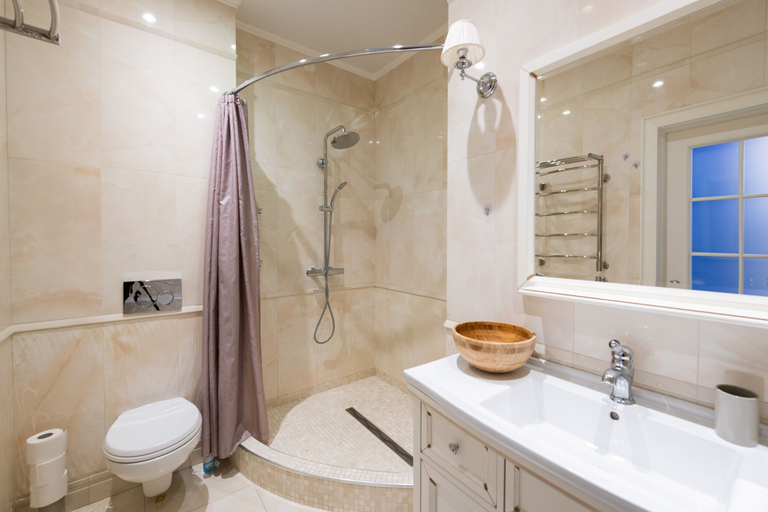 Bathroom 3, Prime Host apartments in Dubrovka, Central