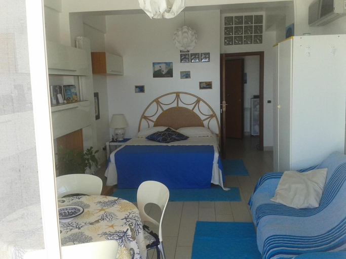 Bedroom 2, Limoni sul mare, Messina