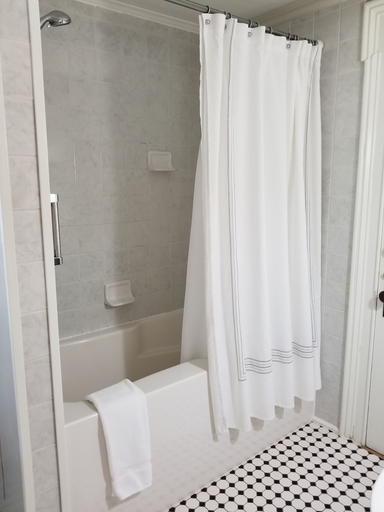 Bathroom 4, Benjamin F. Packard House, Sagadahoc