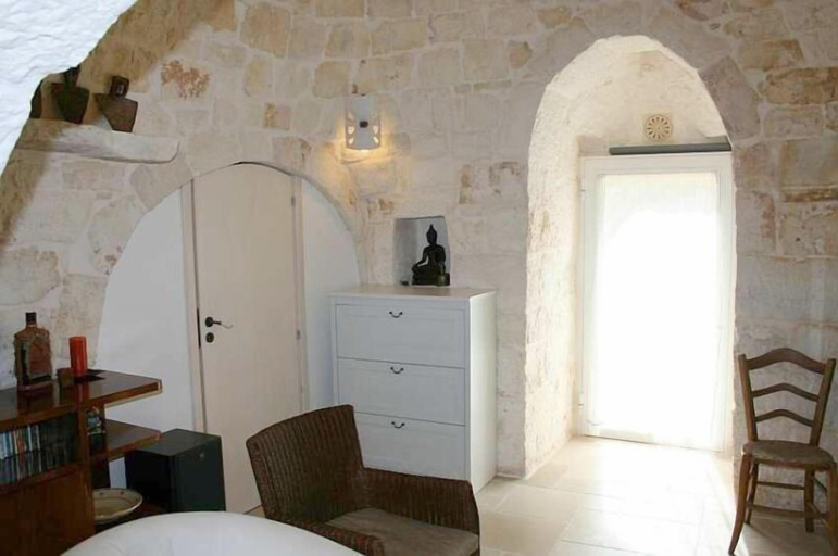Others 4, Trullo Meditazione, Brindisi