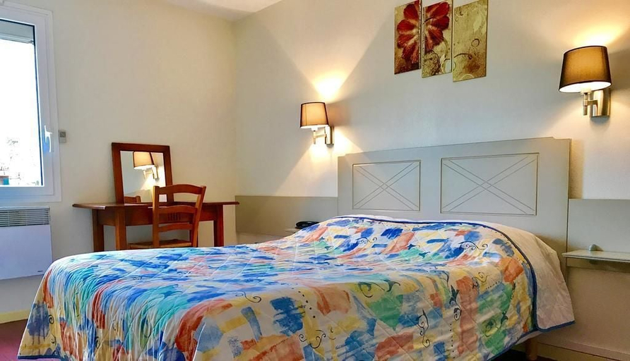 Bedroom 4, Hotel de la Montagne Noire, Tarn