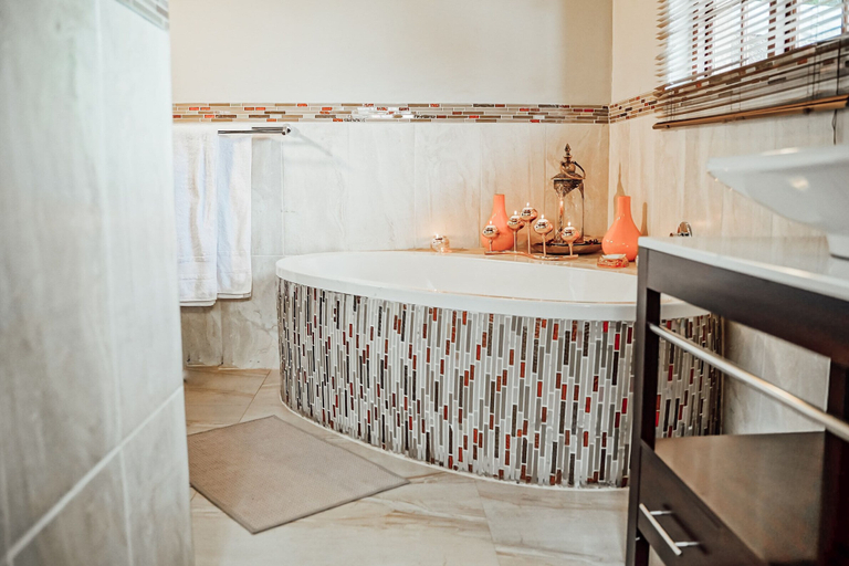 Bathroom 5, The Garden Venue Hotel, City of Johannesburg