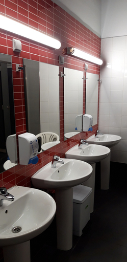 Bathroom 5, All Iron Hostel, Vizcaya