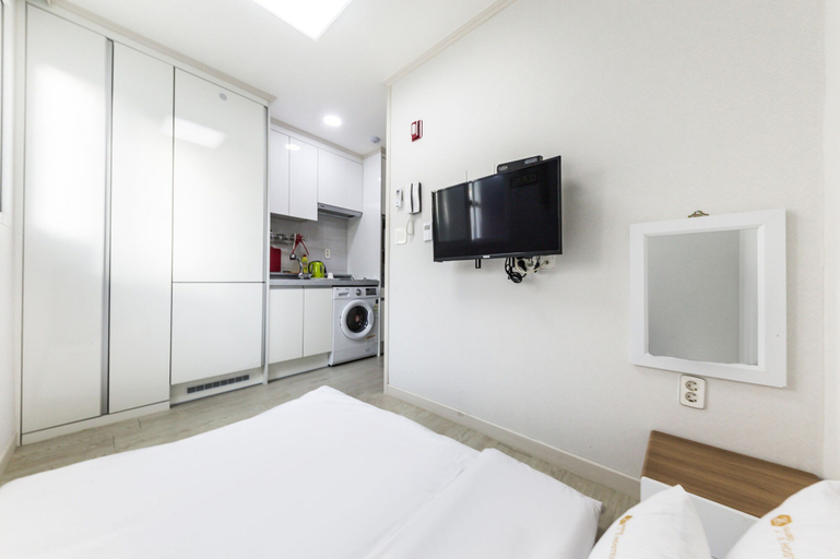 Bedroom 4, JS Hotel, Guro