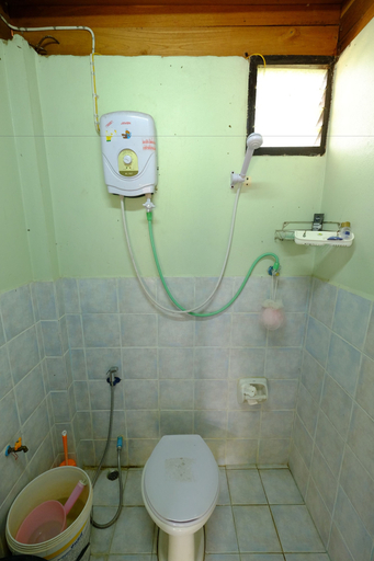 Bathroom, Ban Muang Pon Home Stay, Khun Yuam