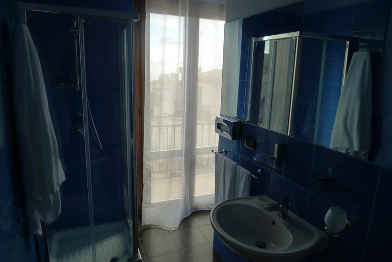 Bathroom 4, B&B Sotto le Stelle, Agrigento
