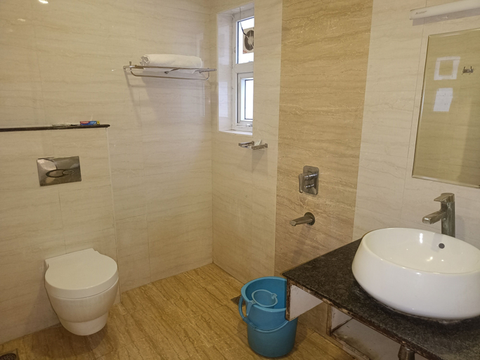 Bathroom 3, The Kings Park Residency, Chennai