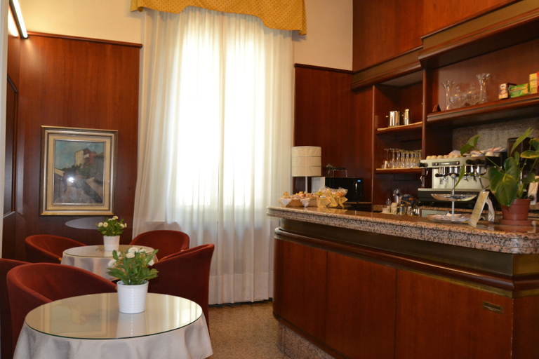 Food & Drinks 4, Hotel Residence, Parma
