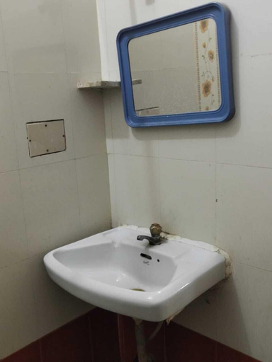 Bathroom 4, iROOMZ Hotel Abhiman, Davanagere