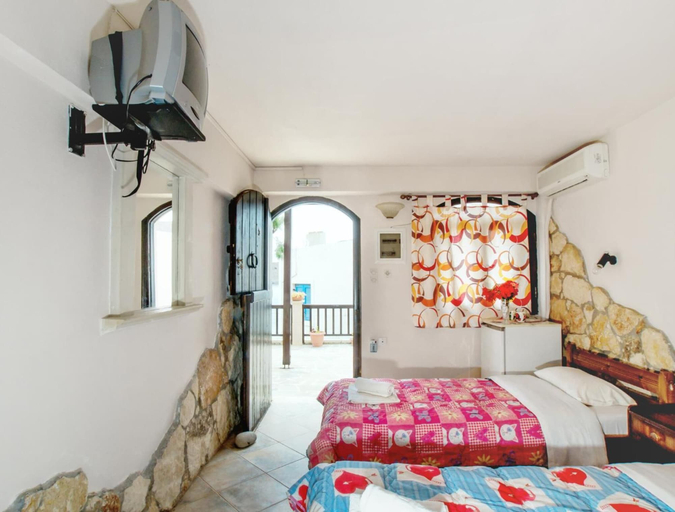 Bedroom 3, Coral Rooms, Crete
