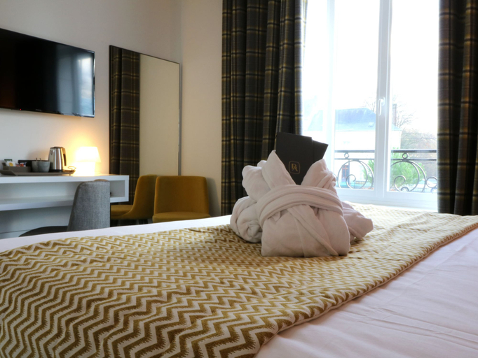 Bedroom 2, Bel Ami, Eure