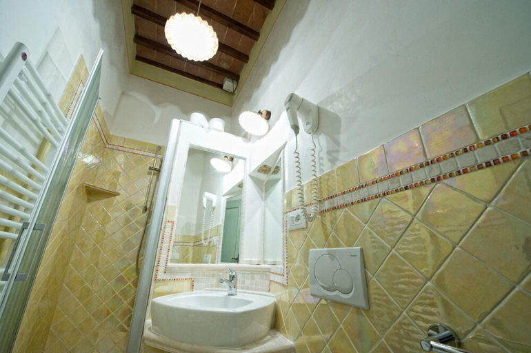 Bathroom 4, Camere Bellavista, Siena
