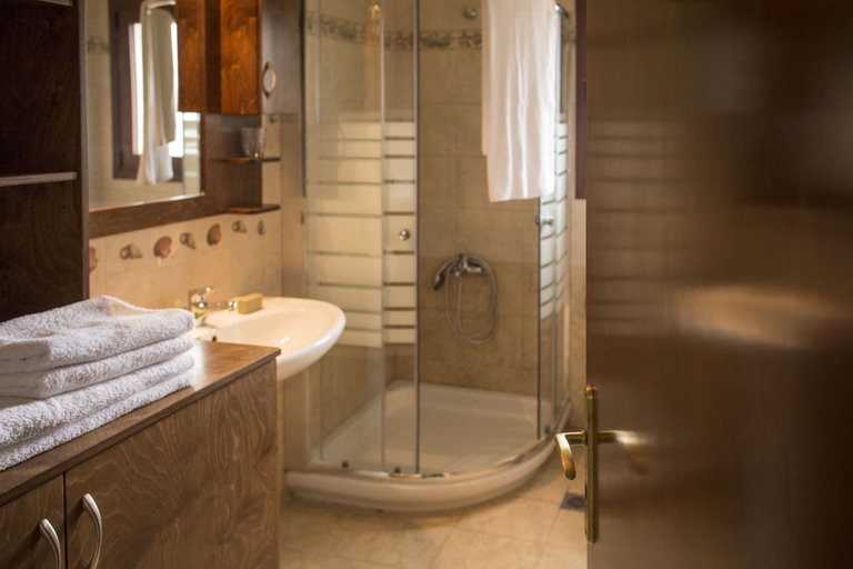 Bathroom 5, Secreto Studios, Crete