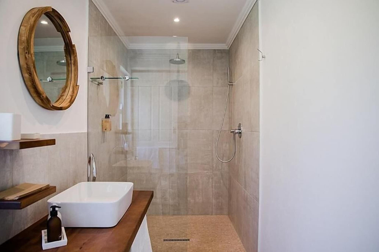 Bathroom 4, La Sosta Restaurant & Guest House, Overberg