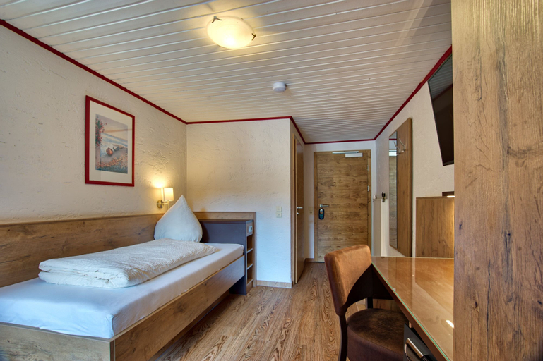 Bedroom 3, Natur- und Wanderhotel am Steinbachtal, Cham