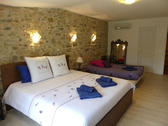 Bedroom 4, Les Gragniotes, Aude